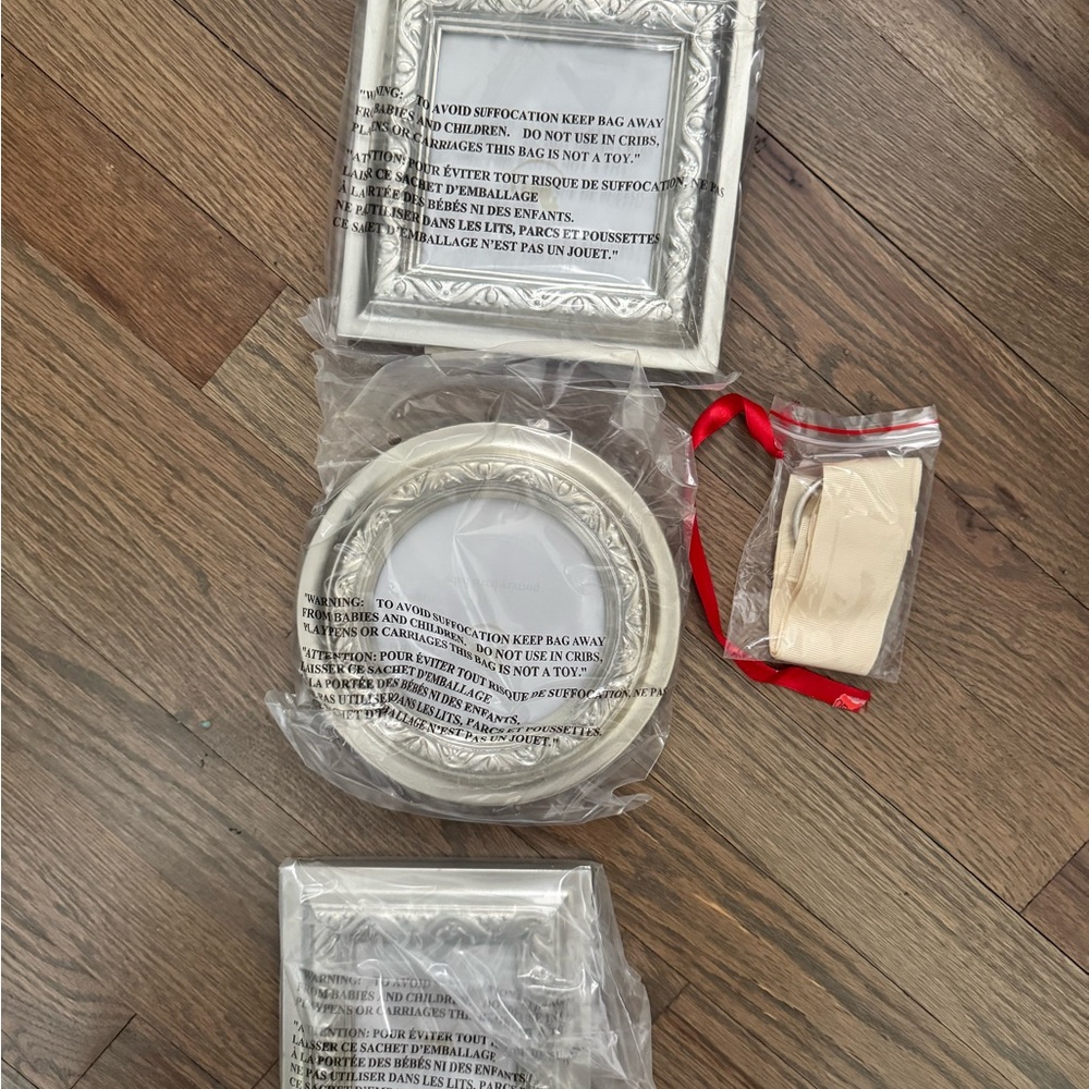 Decorative Round and Square Picture Frame Set in Silver